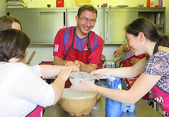 home-bottom-3 Young adults baking together